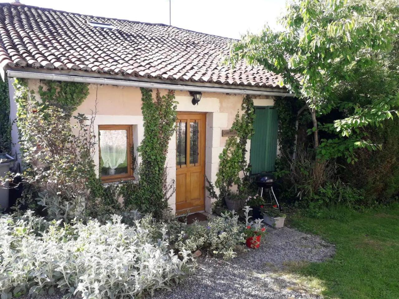 Tranquille Vienne Gites A Chirac Dept Charente Dış mekan fotoğraf